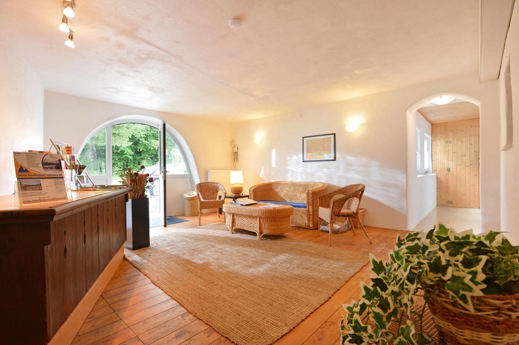 Pension Und Appartements Hartkaiser Ellmau Exteriör bild