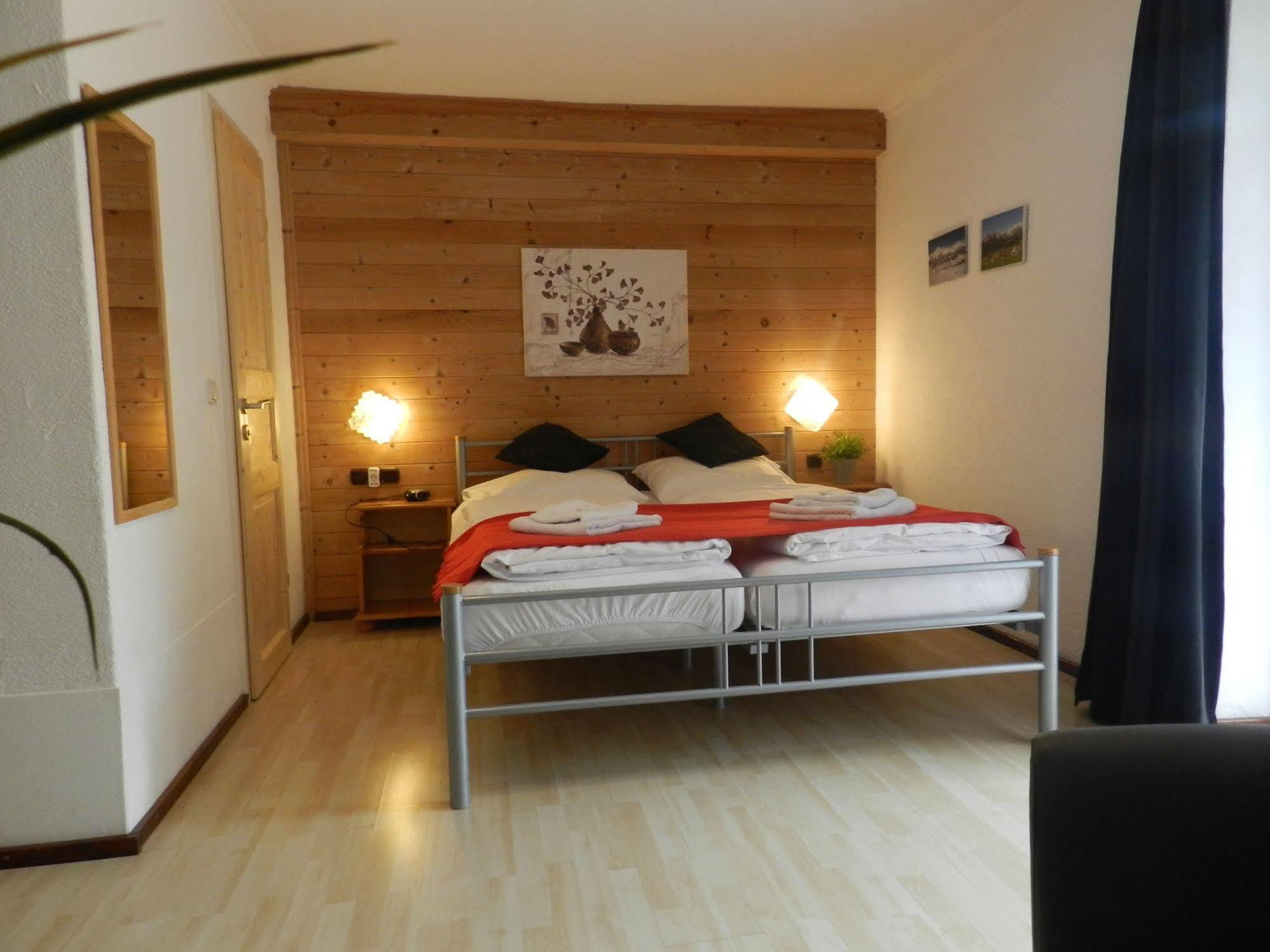 Pension Und Appartements Hartkaiser Ellmau Exteriör bild