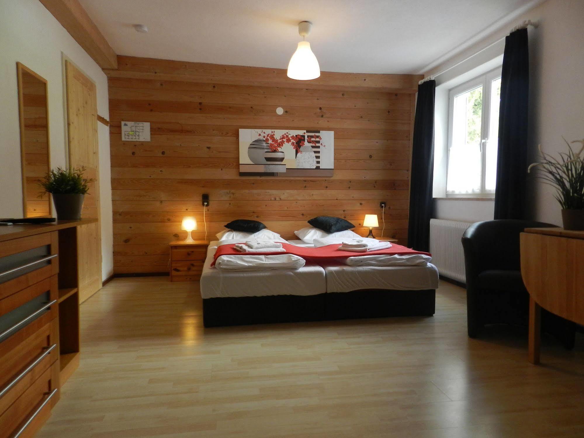 Pension Und Appartements Hartkaiser Ellmau Exteriör bild