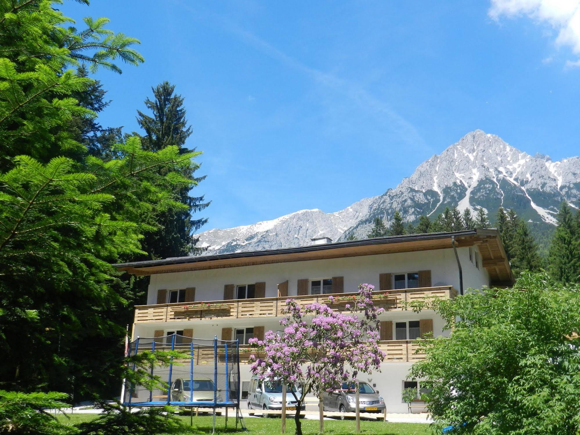 Pension Und Appartements Hartkaiser Ellmau Exteriör bild